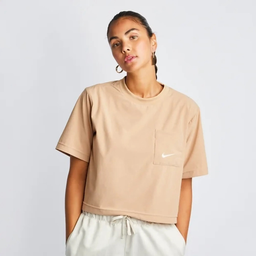 Nike women’s crop top Small loose fit boxy tee nwt